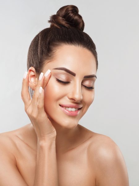 Anti-aging facial treatment in Marbella at Skin Solutions using vitamin C, JetPeel and Hydrafacial